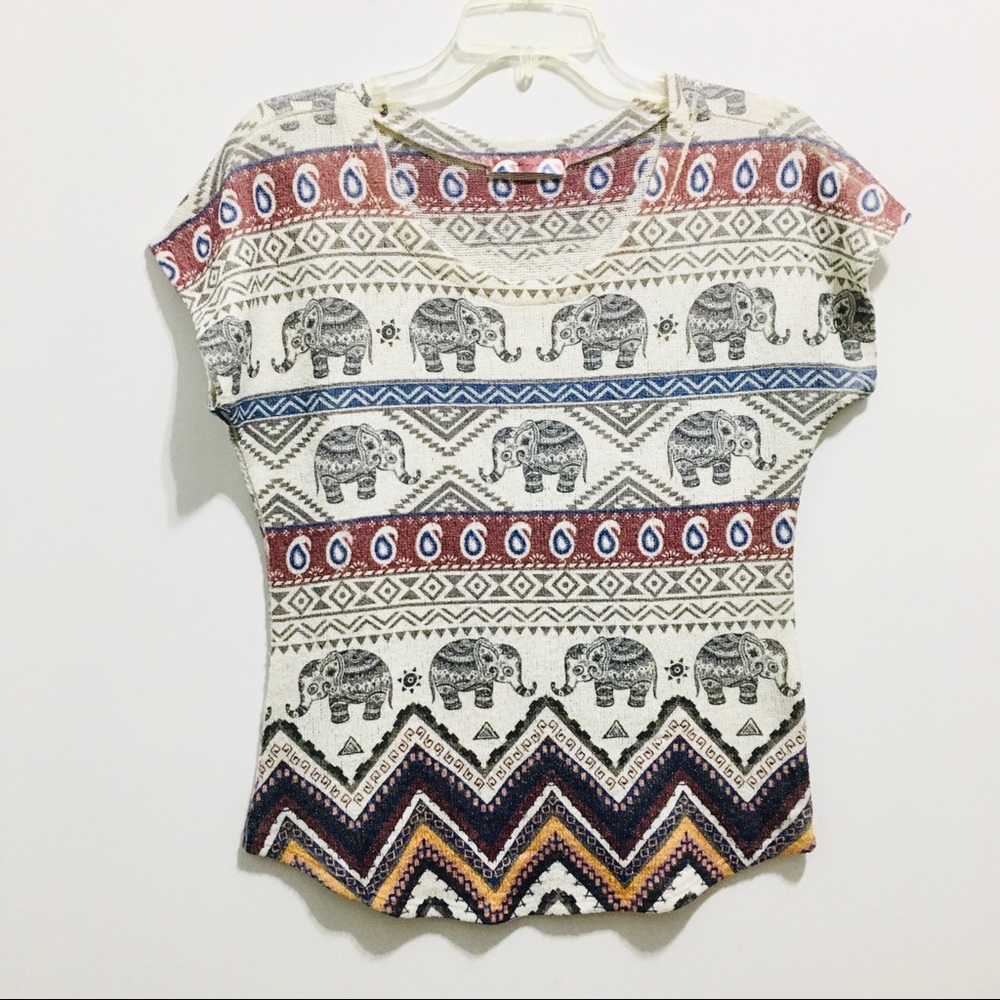 Gaze Women’s Elephant Print Stretch Top